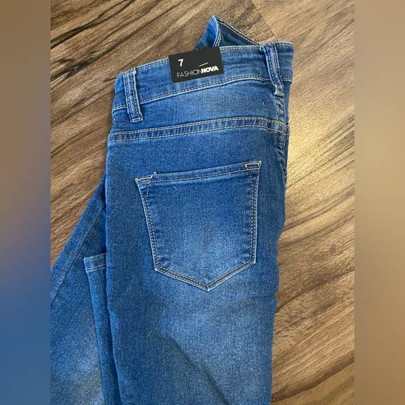 Ripped skinny jeans 👖 - Picture 2 of 3